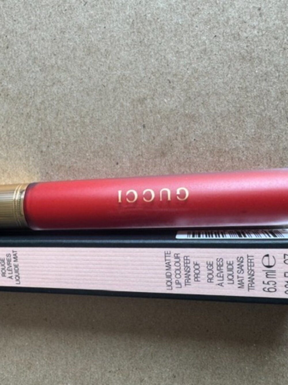 SET OF 2 GUCCI ROUGE A LEVERES LIQUID MAT LIPSTICKS -LIZZIE TIGER AND GOLDIE RE